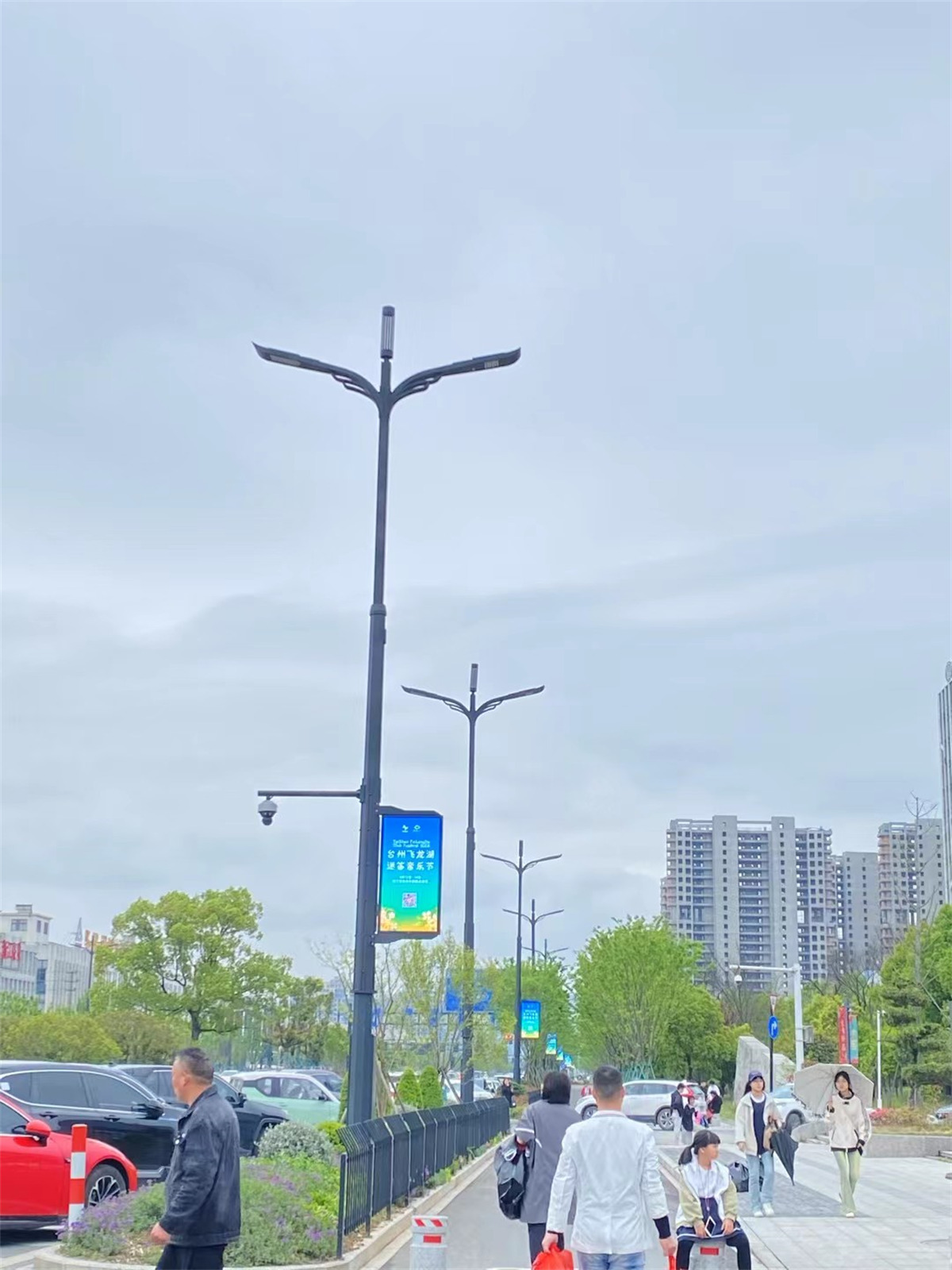 多功能燈桿：構建智慧城市神經(jīng)末梢的綜合性解決方案